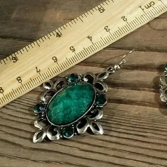 Vintage 90s Lacy Fancy Green Antique Silver Acrylic Crystal Dangle Earrings FLAW - Picture 7 of 7